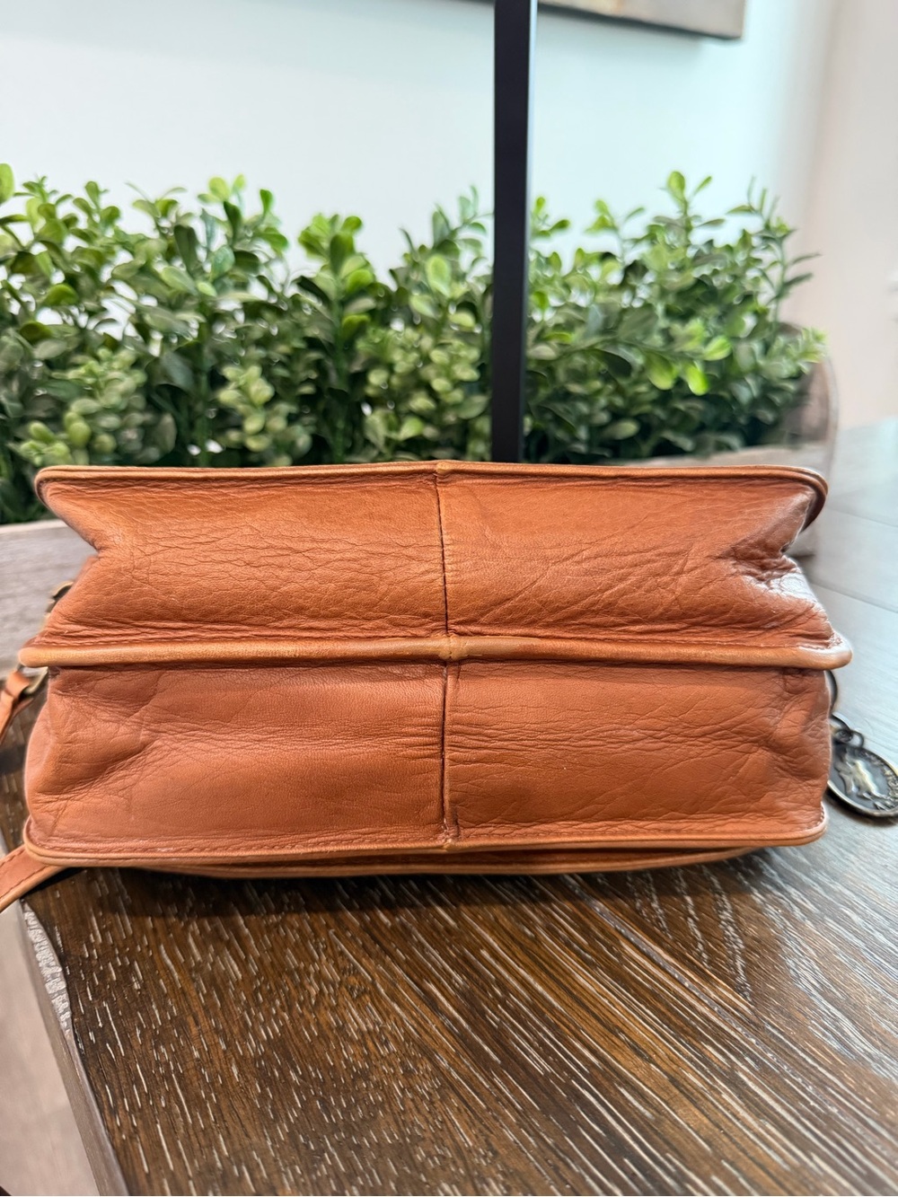 American Angel Camel Leather Shoulder Crossbody Bag - Picture 4 of 9